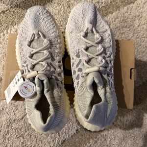Yeezy Shoes Size 9 Women / 8.5 Men